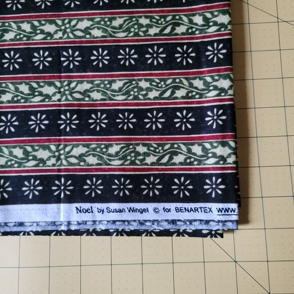 1 YARD Green & Red Striped Patterned "NOEL" By Susan Winget For Benartex - Picture 3 of 5